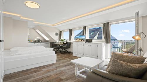 Hornum Apartment | Gurtdeel Leuchtturm-Suite: Oceanfront Escape with Pets Welcome