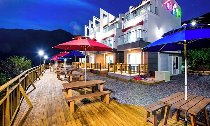 Gurye House | Cozy Gurye Maple Valley Pension with Family-Friendly Perks