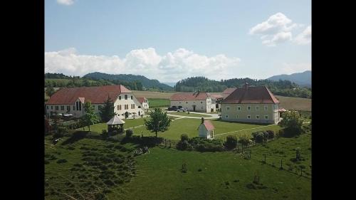 Sankt Georgen am Langsee Apartment | Family-Friendly Getaway at Gut Keutschachhof - Rated 9/10