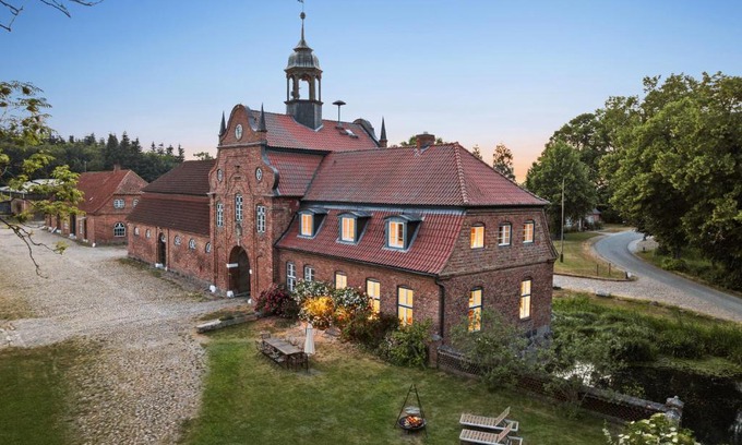 Kletkamp House | Discover the Pet-Friendly Altes Torhaus at Gut Kletkamp