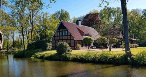 Molbergen Apartment | Family-Friendly Getaway at Gut Stedingsmühlen with Hot Tub
