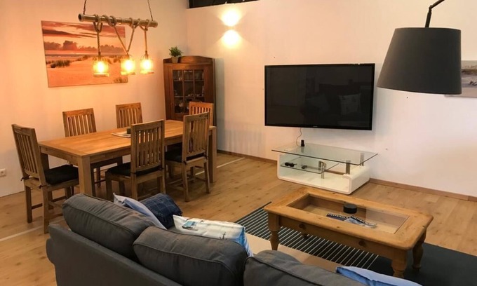 Strackholt Apartment | Guest Rated 10/10: Gut Strackholt - Apartment "Seemannsgarn"