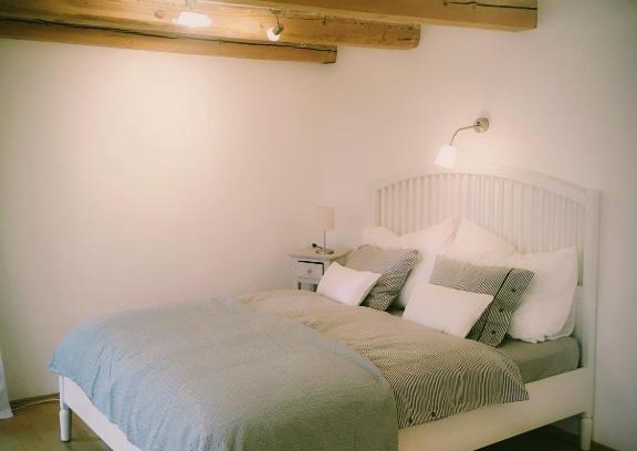 Weiden am See Apartment | Gute Stube: Guest Rated 10/10 with Pet-Friendly Amenities