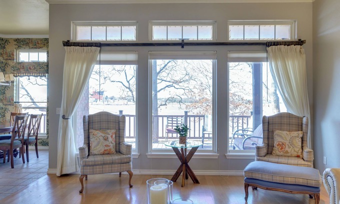 Guthrie House | Guthrie Lake House w/Dock + Waterfront Views!