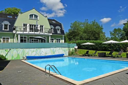 Rugen Island Apartment | Cozy Gutshaus Appartements with Oceanfront Views