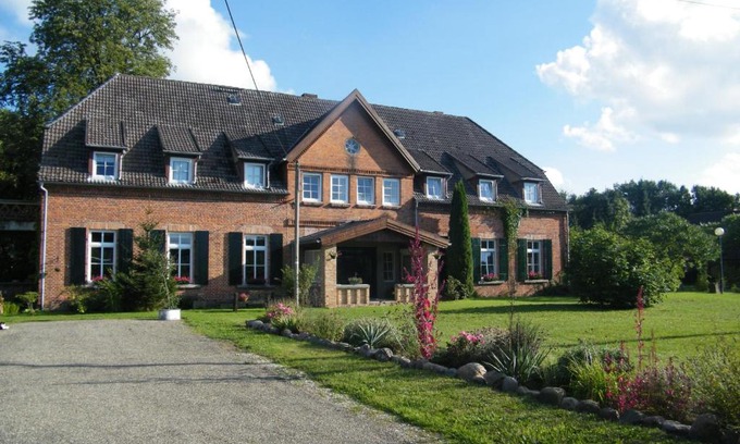 Bibow Apartment | Discover Gutshaus Dämelow Wismar: Family-Friendly Retreat