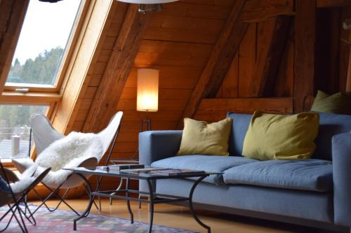 Klosterreichenbach Hotel | Discover Gutshof-Hotel Waldknechtshof: Pet-Friendly Retreat