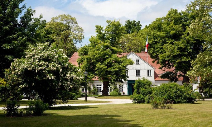 Guelzow Apartment | Gutshof Langensee: Family-Friendly Oceanfront Retreat