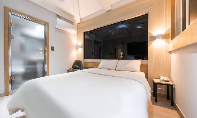 Gwangju Hotel | Explore Gwangju: Eco-Friendly Stay with Breakfast Included