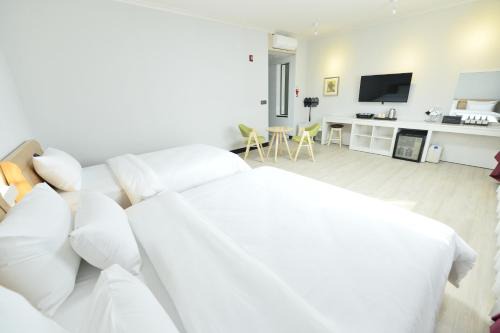 Buk-gu Hotel | Gwangju Tourist Hotel: Accessible Comfort with Breakfast Included