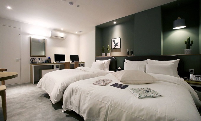 Gwangmyeong Hotel | Eco-Friendly Gwangmyeong Cheolsan Blanc with Breakfast & Kitchen