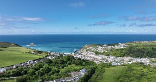Portreath Resort | Discover Gwel an Mor: Pet-Friendly Ocean View Retreat