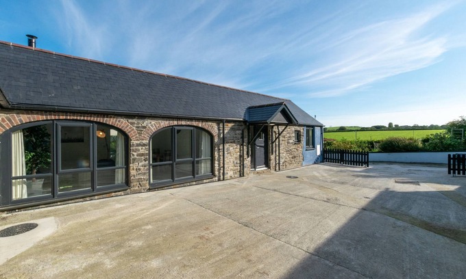 Llanilar House | Experience Cambrian View: Pet-Friendly Getaway Awaits
