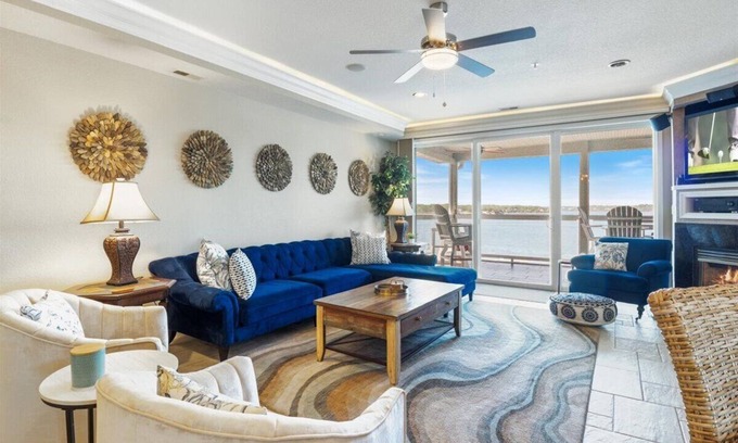 Osage Beach Condo | GWEN'S GETAWAY: Kid-Friendly Oasis with 10-Mile Views
