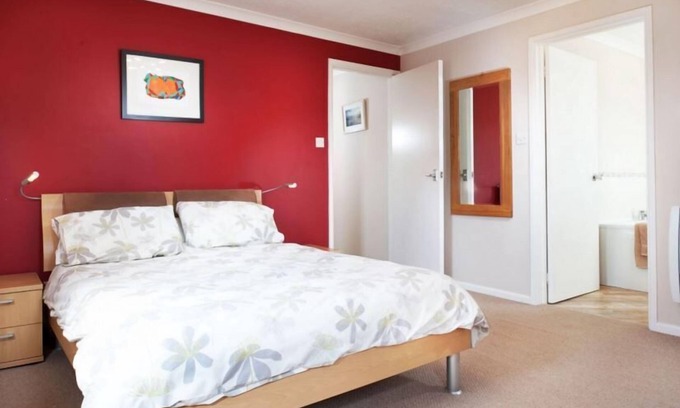 Gwithian House | Oceanfront Gwithian Holidays at Godrevy House - 8.8/10 Rating