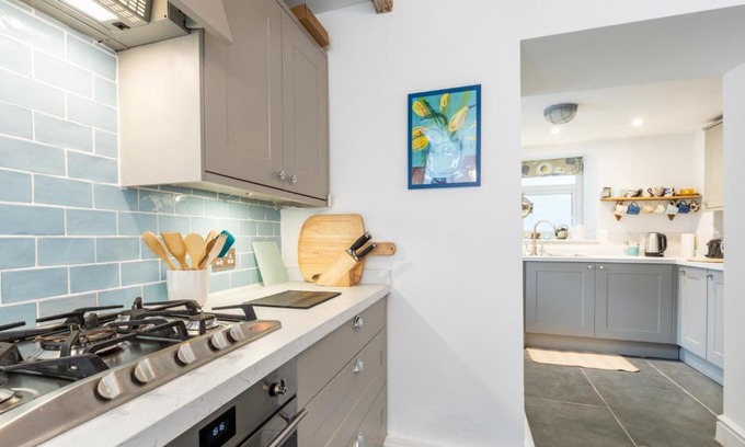 Newport House | Experience Gwylfa: Pet & Child Friendly with 10/10 Rating