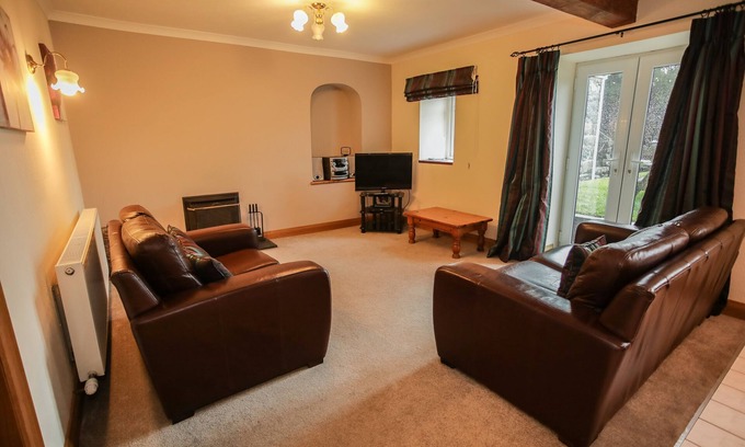 Rhyd-y-clafdy Cottage | GWYNANT Cottage: Cozy Retreat for 4 with Child-Friendly Amenities