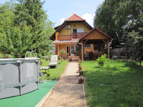 Gyomaendrod House | Gyöngyház Nyaraló: Pet-Friendly Retreat with Pool