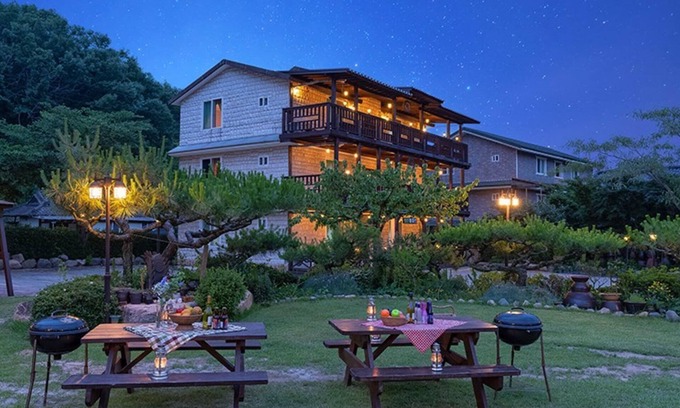 Gyeongju House | Eco-Friendly Gyeongju Bonjour Pension with Pool & Breakfast