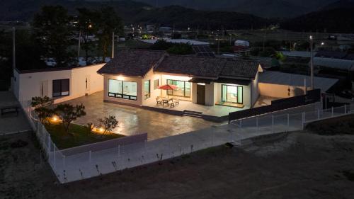 Gyeongju House | Relaxing Ocean View at Gyeongju Charm Pension Resort