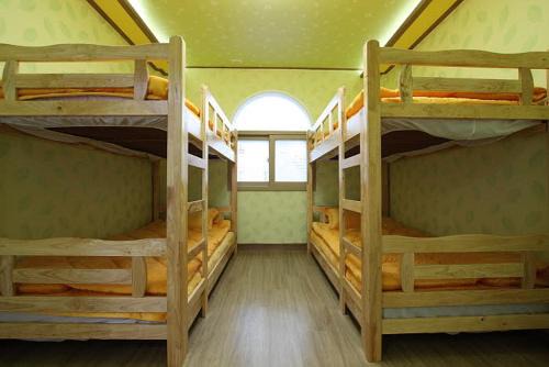 Gyeongju House | Budget-Friendly Gyeongju Friend Guesthouse with 9/10 Rating