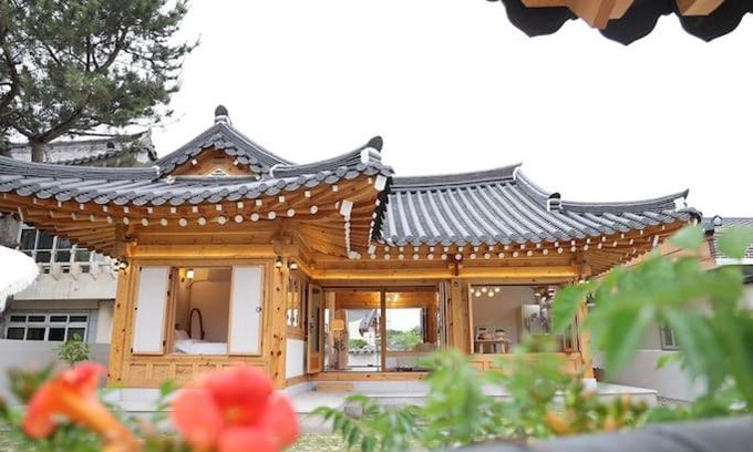 Gyeongju House | Discover Gyeongju Hanok Sohwa: 4-Star Family-Friendly Stay