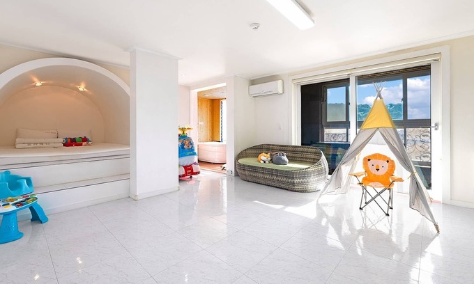 Gyeongju House | Family-Friendly Retreat at Gyeongju Jullietapoolvilla