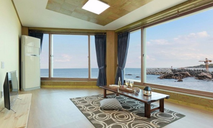 Gyeongju House | Eco-Friendly Gyeongju Marimo Pension with Pool & Breakfast
