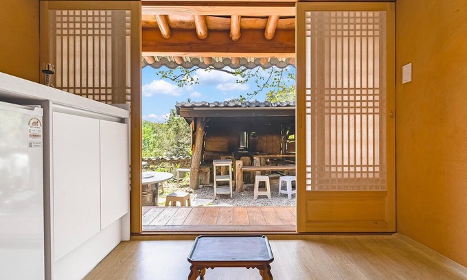 Gyeongju House | Explore Gyeongju Seokgulam Pension with Family-Friendly Amenities