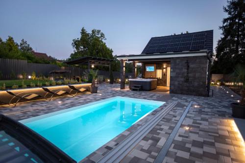 Gyoparosfuerdo House | Gyopárosi Deluxe Private Wellness House