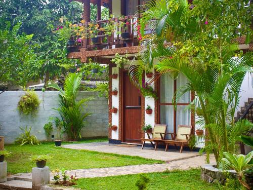 Kosgoda House | Beautiful Gypsy Garden Guesthouse with Oceanfront Views