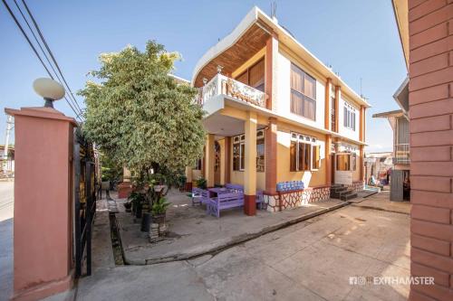 Yawnghwe Hotel | Budget-Friendly Gypsy Inn - Family-Friendly & Highly Rated