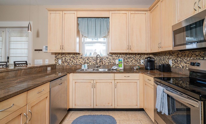 Bel Air Cottage | Beachfront Gypsy Soul | 2BR Home with Pool & Ocean View