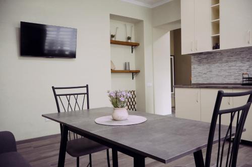 Gyumri House | Pet-Friendly Gyumri House Kentron: Ideal for Families