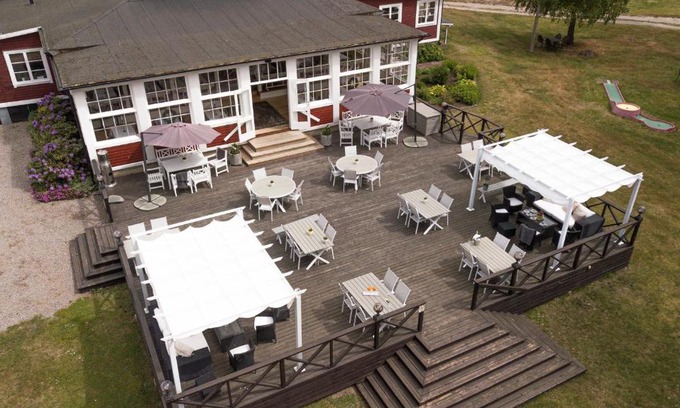 Hallevik Hotel | Oceanfront Comfort at Hälleviks Havsbad - Family Friendly Stay