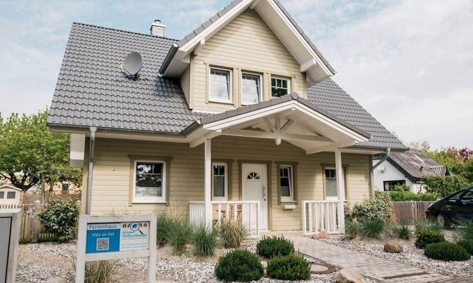 Maasholm-Bad House | Elegant Cottage with Garden, Sauna & Beachfront Views