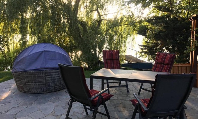 Bestensee Apartment | Beautiful Lakeside Retreat with Private Sauna and Boat