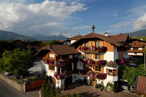 Rasa House | Häuslerhof: Guest Rated 9.6 with Pool & Breakfast Included