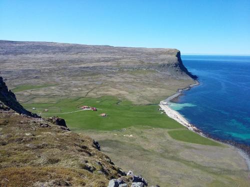 Vesturbyggð House | Relax at Hænuvík Cottages with Private Beach Access