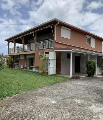 Trois-Rivieres Apartment | Oceanfront Retreat at Villa les Polycias - F4 Apartment