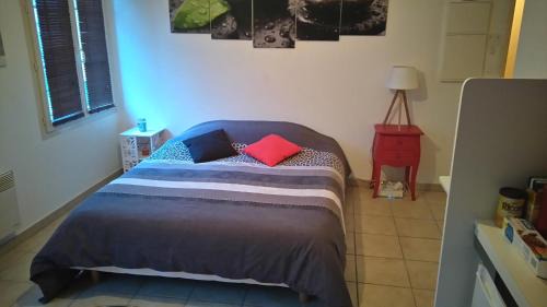 Neuilly-l'Eveque Apartment | Budget-Friendly Studio Sylvain: Pet and Child Friendly Stay