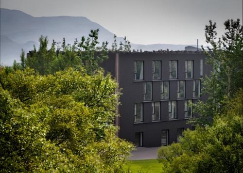 Bifroest Hotel | Explore Hótel Bifröst: Family-Friendly Retreat with Dining