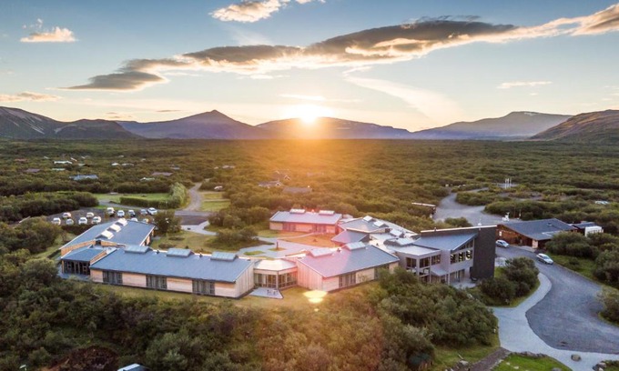 Husafell Hotel | Discover Hótel Húsafell: 4-Star Retreat with Hot Tub
