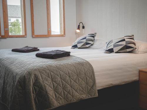 Blaskogabyggd Hotel | Hótel Skálholt: Family-Friendly Stay with Hot Tub Access