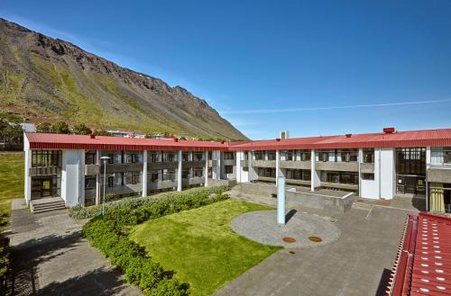 Isafjordur Hotel | Relax at Hótel Torfnes: Pet & Child Friendly Getaway