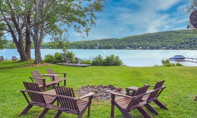 Saint-Hermenegilde Ski Chalet | Discover Hôtel à la maison - La Retraite du Lac Wallace
