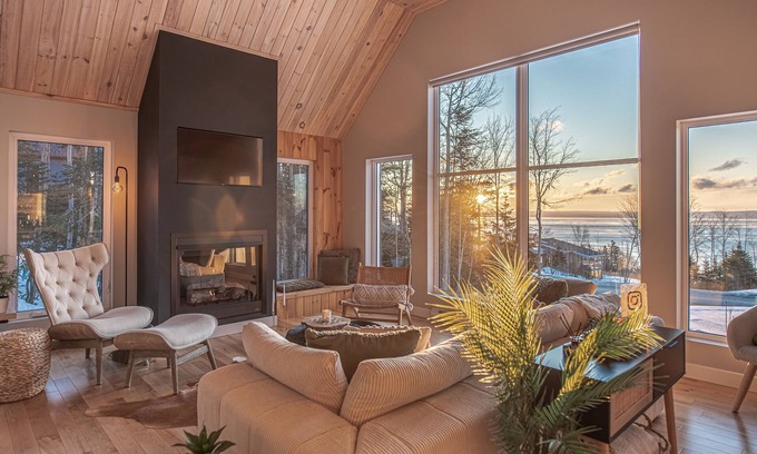 Saint-Joseph-de-la-Rive Ski Chalet | Relax at Chalet le Natür - Cozy Retreat with Spa & More