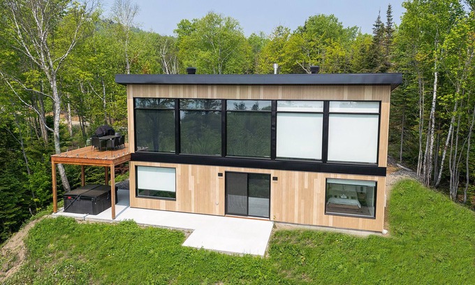 Saint-Joseph-de-la-Rive House | Relaxing Retreat at Chalet Alegria - Spa and Hot Tub Awaits
