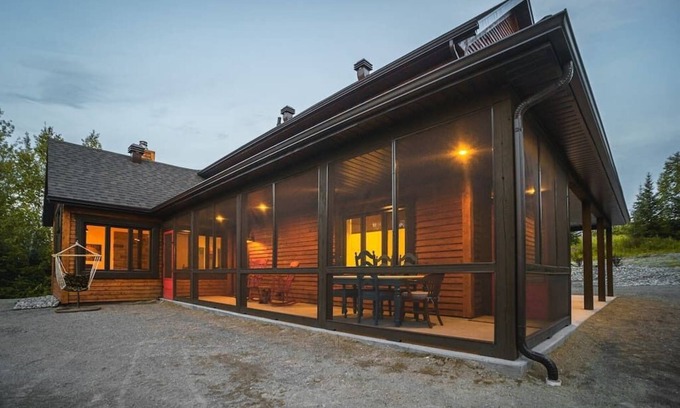Preissac House | Ocean View Getaway at Chalet la Pointe à Tibi - 10/10 Rating