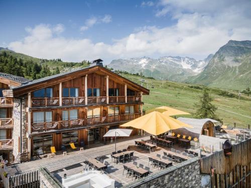 Les Eucherts Hotel | Relax at Hôtel Alparena & Spa - 4 Star Retreat
